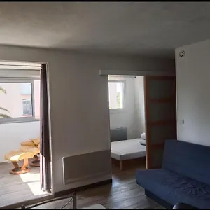  Appartement Frejus-plage Et Centre-ville, 28 M2, Accueil 4 Personnes, Francais, English Spoken